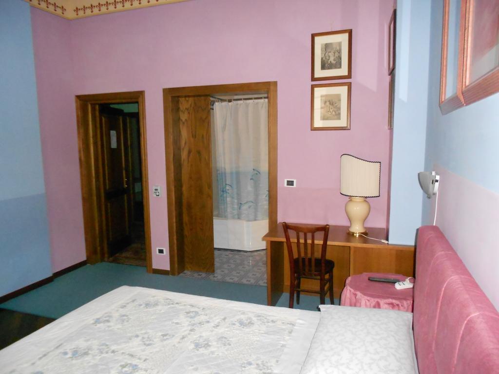gastezimmer Tarussio Arezzo Exterior foto